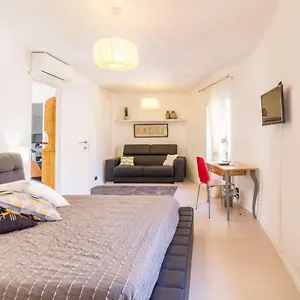 Antico Rione Apartment
